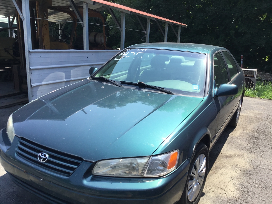 Passenger Car For Sale: 1997 Toyota Camry 